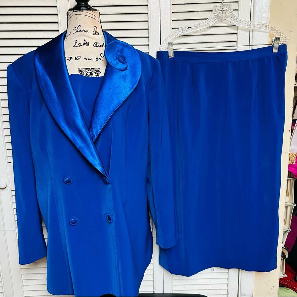 Promise New York Plus size skirt suit